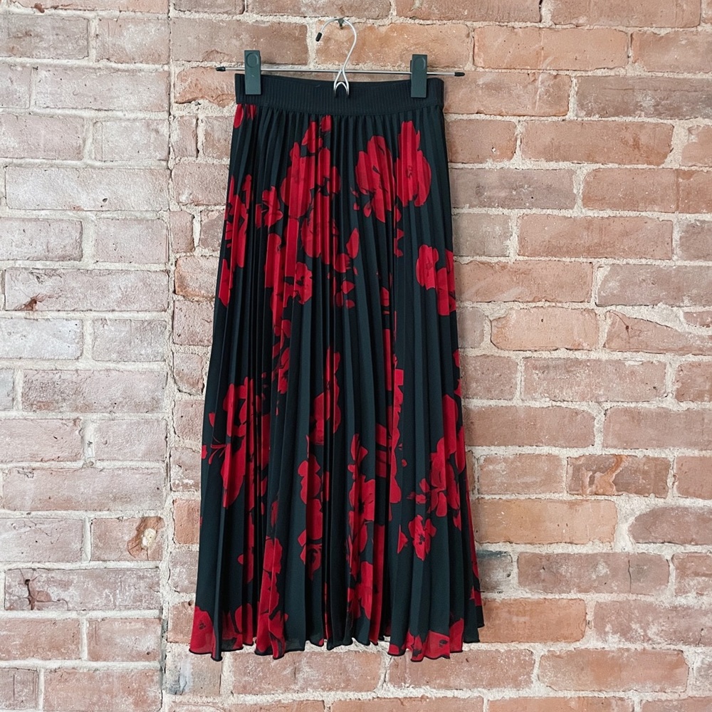 Midi pleated floral skirt